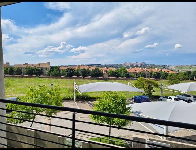 2 BEDROOM APARTMENT FOR SALE IN THE PADDOCKS